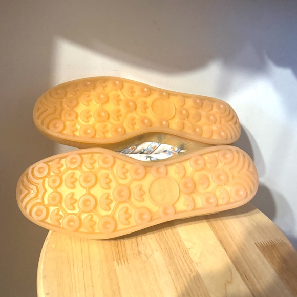 Adidas cream floral Gazelle indoor sneakers made with Liberty London fabric NWT - Picture 8 of 9